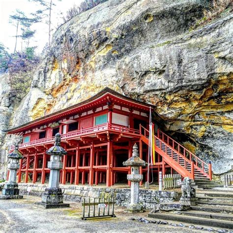  화산 사원! 신비로운 절벽에 솟아있는 화려한 불교 건축물은 어떨까요?